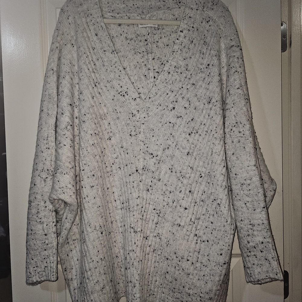 Elegant Speckled V-Neck Sweater